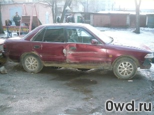 Битый автомобиль Toyota Carina