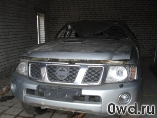 Битый автомобиль Nissan Patrol