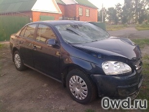 Битый автомобиль Volkswagen Jetta