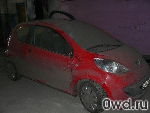 Битый автомобиль Peugeot 107