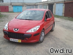 Битый автомобиль Peugeot 307