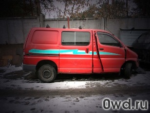 Битый автомобиль Toyota Hiace