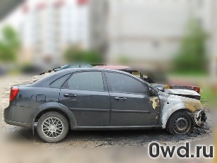 Битый автомобиль Chevrolet Lacetti