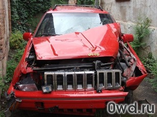 Битый автомобиль Jeep Grand Cherokee