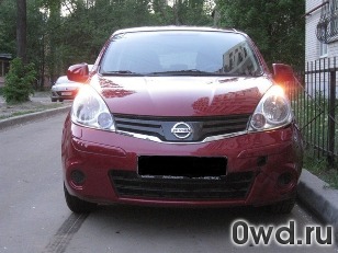 Битый автомобиль Nissan Note