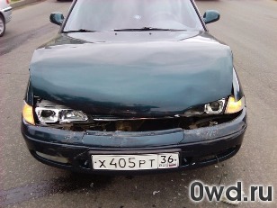 Битый автомобиль Mazda 626