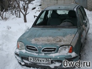 Битый автомобиль Nissan Micra